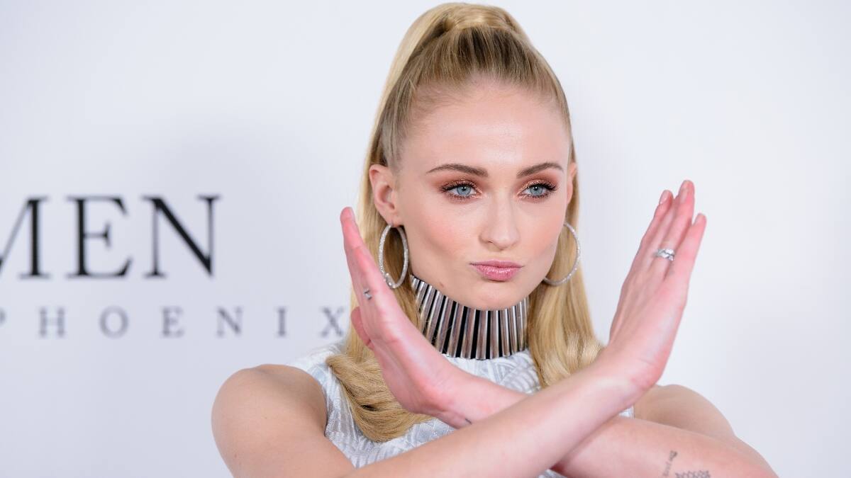 Mamá Leona: Sophie Turner en contra de los paparazzi por tomar fotos de su hija