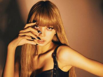 Lisa de BLACKPINK está de cumpleaños y hacemos un repaso por su carrera en solitario