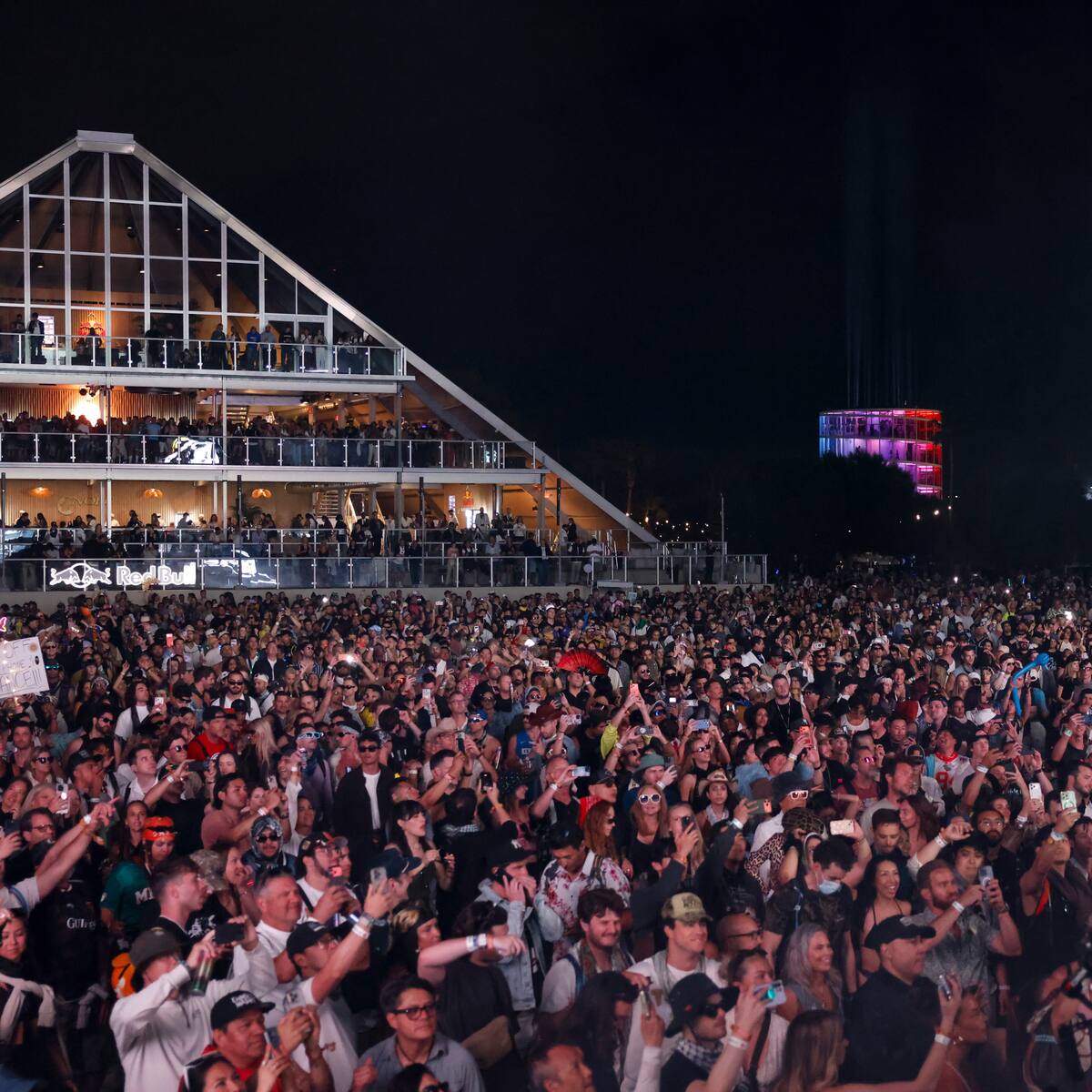 Fue lanzado hace más de una década y hoy lidera en Spotify tras la exitosa presentación de su intérprete en Coachella 2026