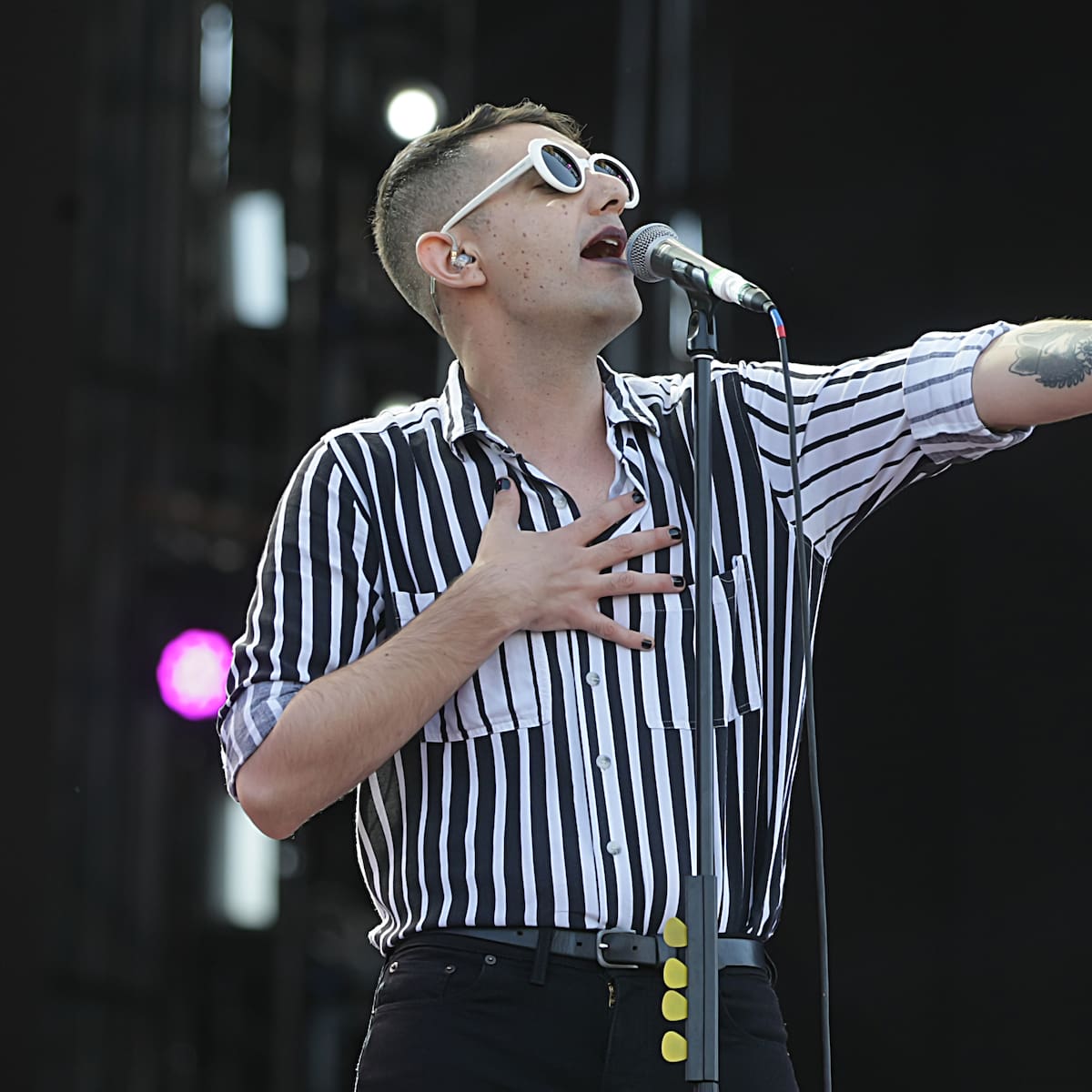 Alex Anwandter revela los primeros invitados para su histórico show en el Movistar Arena 2026: Gepe, Juliana Gattas y más