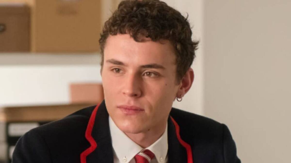 Alcalde de Pucón tilda de «descuido no menor» que Arón Piper no use mascarilla en la calle