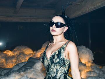 Charli XCX estrena nueva versión de su álbum "BRAT"