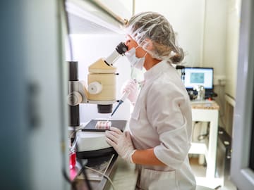 Mujeres en Ciencia: ¿Cómo es el escenario actual en Chile?