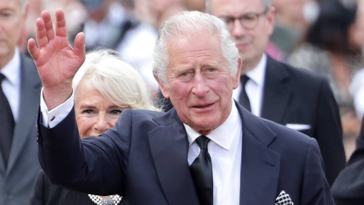 Carlos III es proclamado rey en una ceremonia histórica