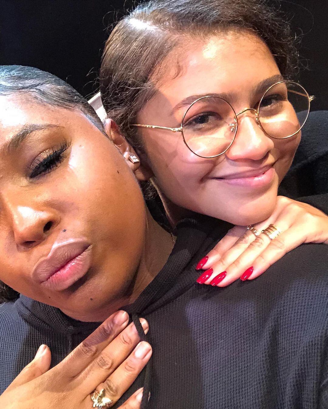 Instagram @taviapercia</a>