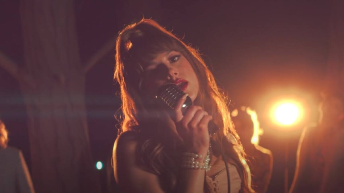 La chilena Anto Bosman viaja a los años 60 junto a su nuevo single lleno de funk