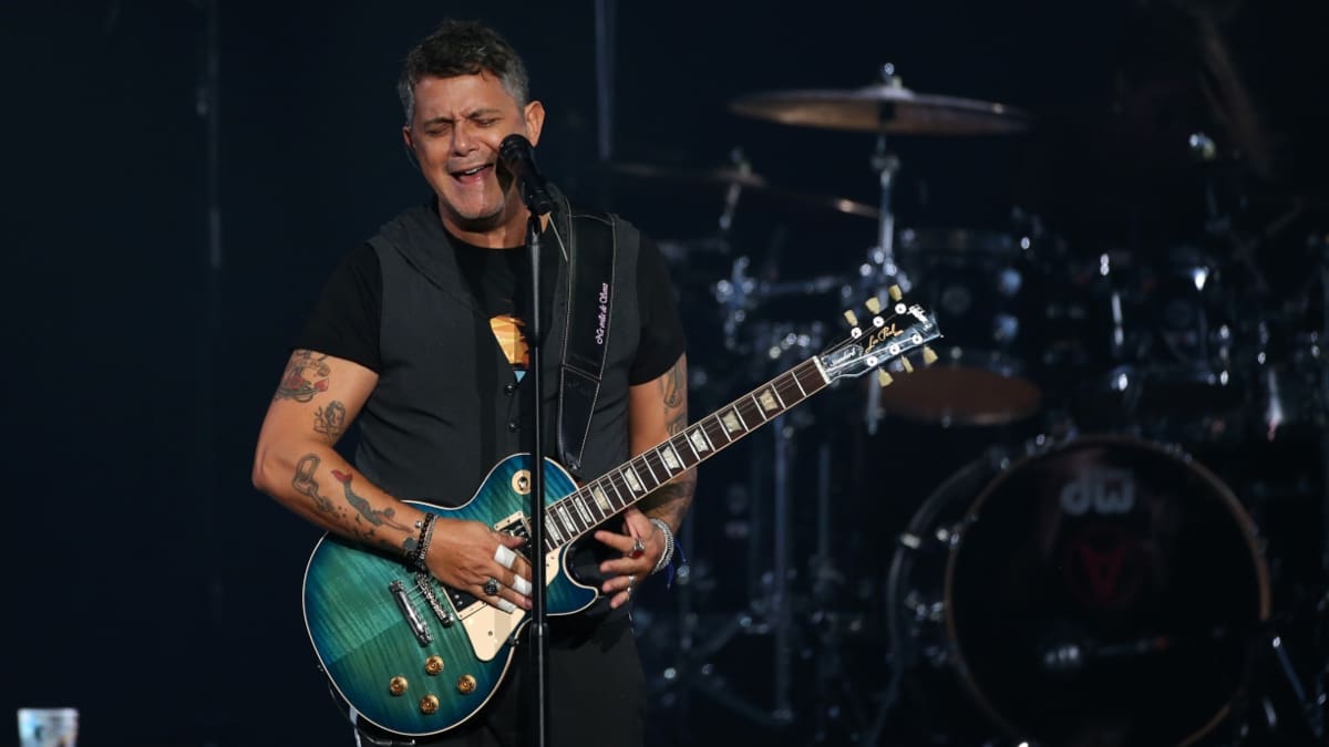 Alejandro Sanz estrenó el videoclip de “Bio”, la canción que cuenta parte de su vida