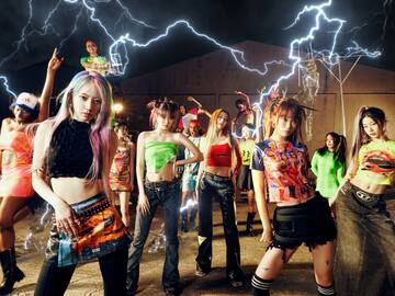 LE SSERAFIM estrena su cuarto mini álbum "CRAZY"