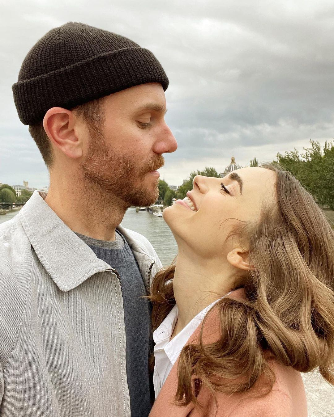 Lilly Collins y su novio