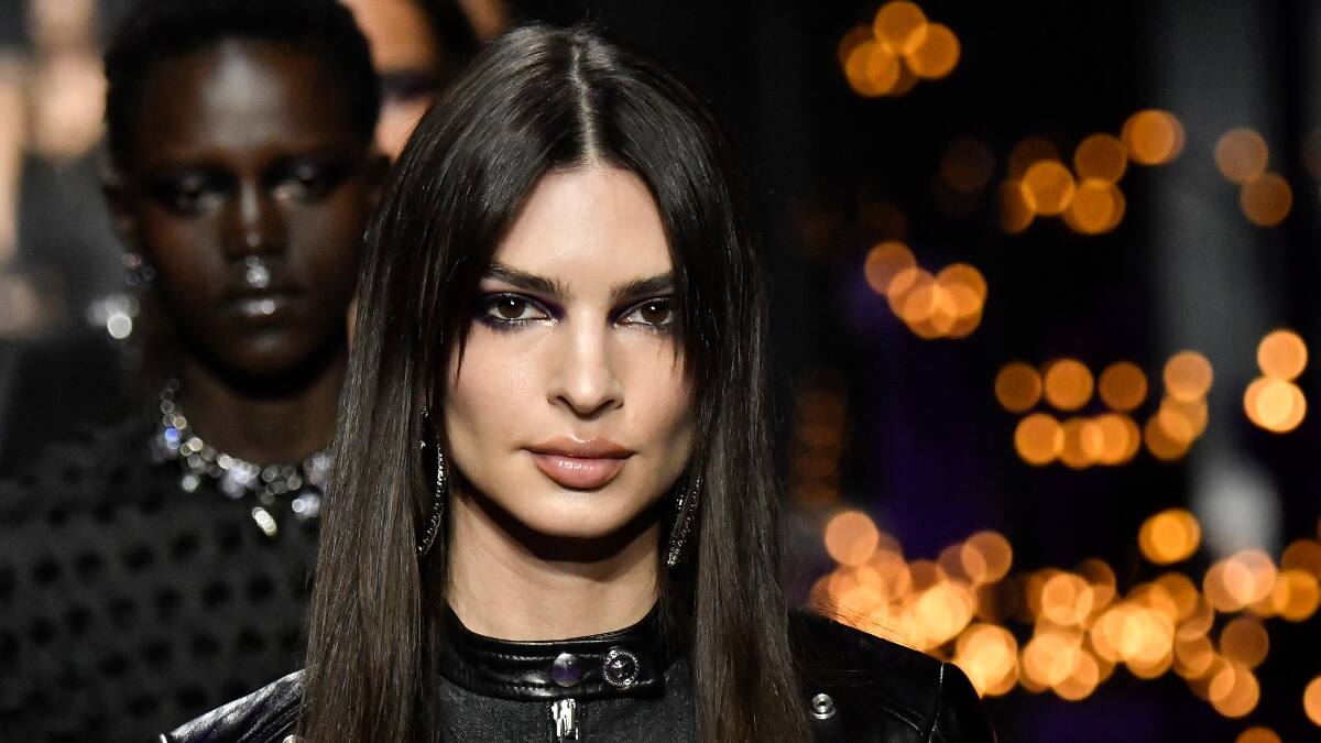 Emily Ratajkowski crítica a “Blonde”: “Nos encanta fetichizar el dolor femenino”
