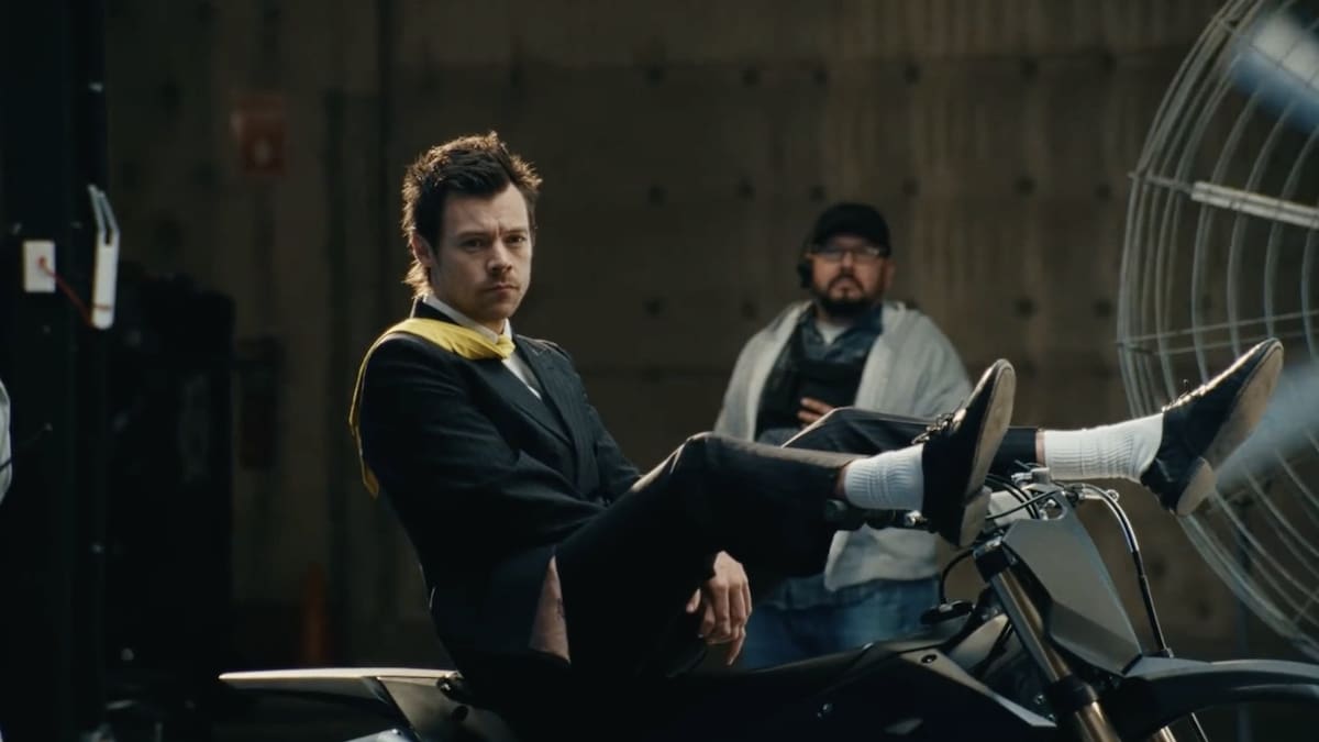 ¡Sacado del cine! Harry Styles sorprende con el videoclip de "American Girls"