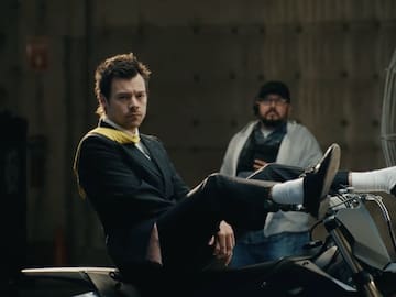 ¡Sacado del cine! Harry Styles sorprende con el videoclip de "American Girls"