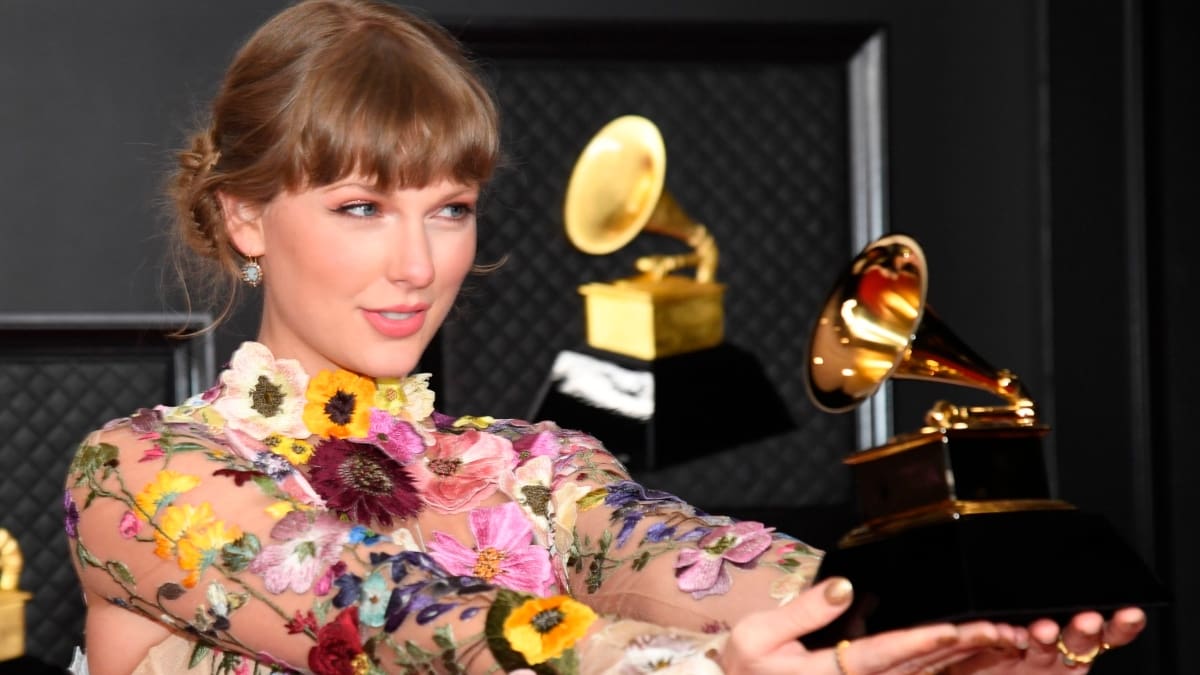 ¡Amo! Taylor Swift envía regalos a pequeña fanática