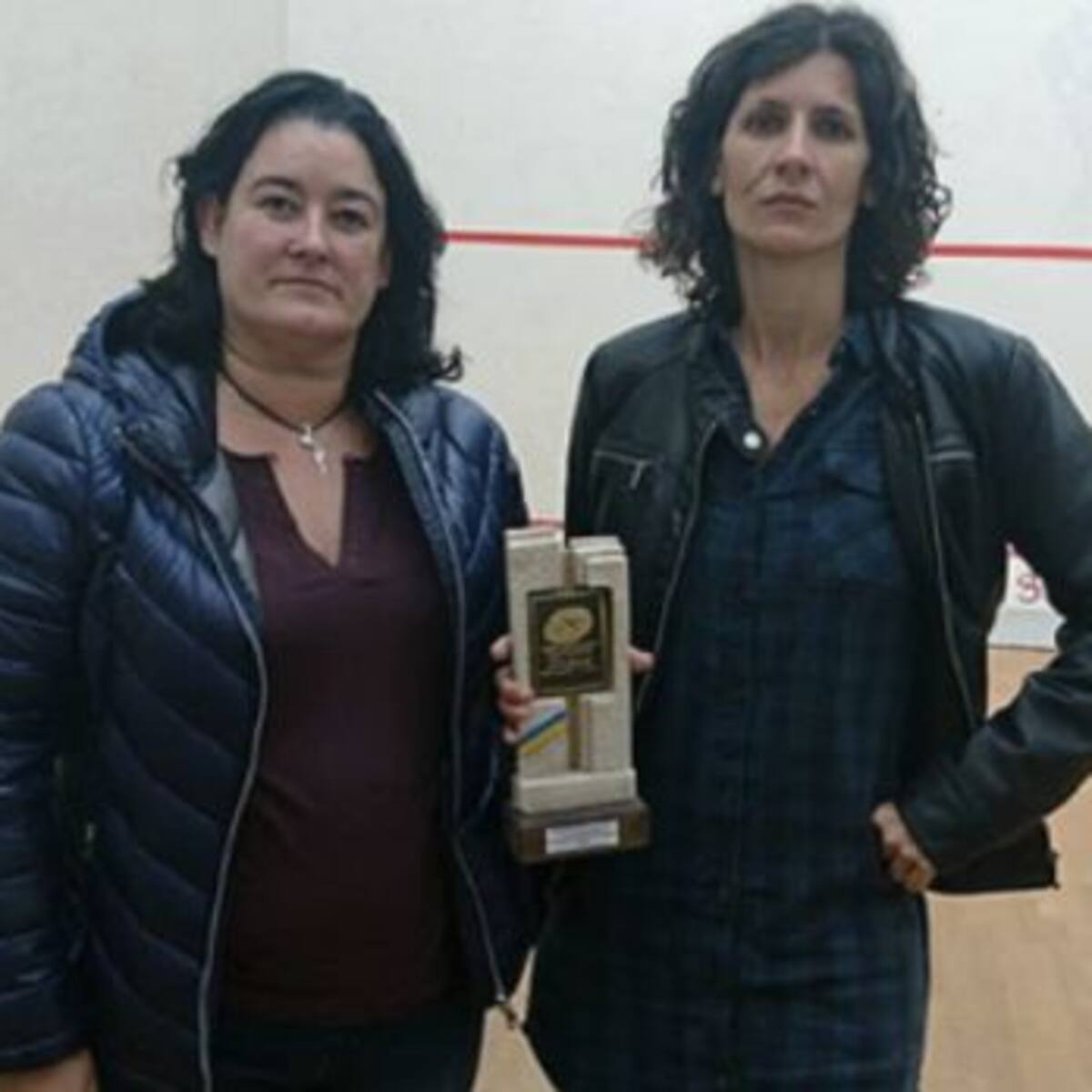 Una falta de respeto: Campeonas de Squash fueron premiadas con un vibrador, cera depilatoria y lima eléctrica