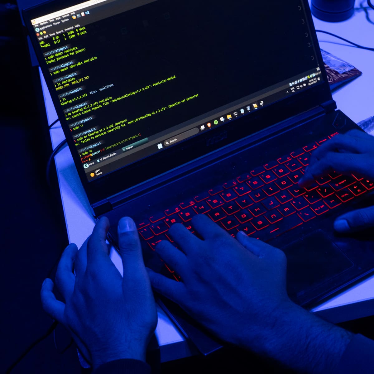 Alerta por hackeos en Chile: esto debes hacer ya para proteger tus cuentas