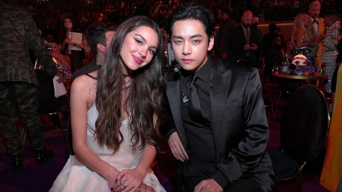 Premios Grammy 2022: El «coqueteo» entre Olivia Rodrigo y Taehyung (BTS)