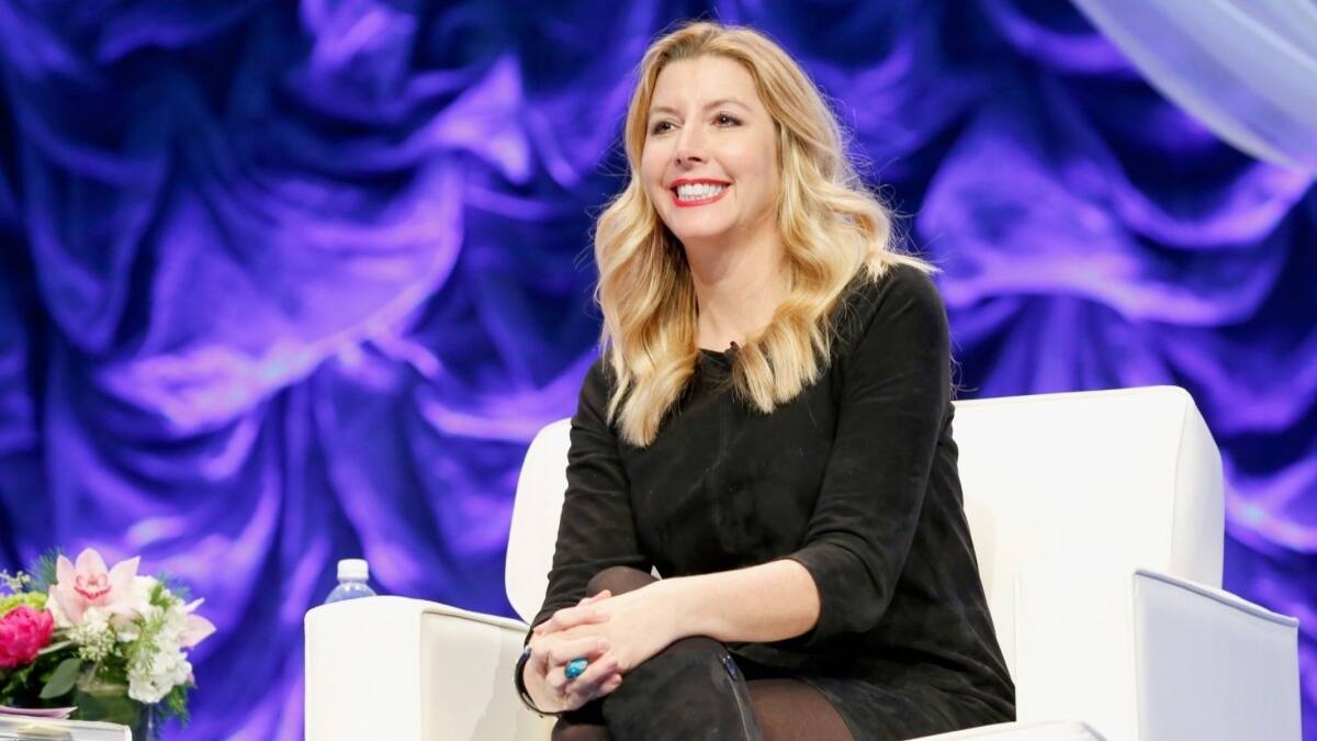 ¡Increíble! Jefa del año sorprende a sus empleados con pasajes de avión y 8 millones