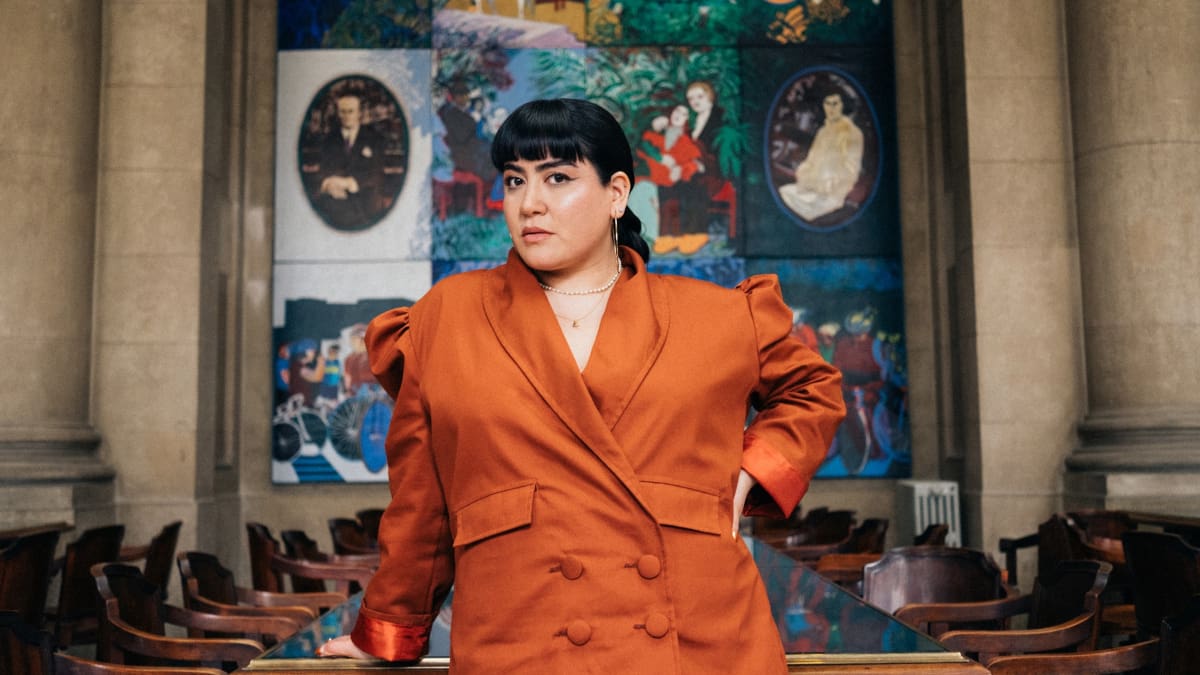 Másquemusica estrena «Cuotas», su nuevo video de sesión en vivo en la Biblioteca Nacional