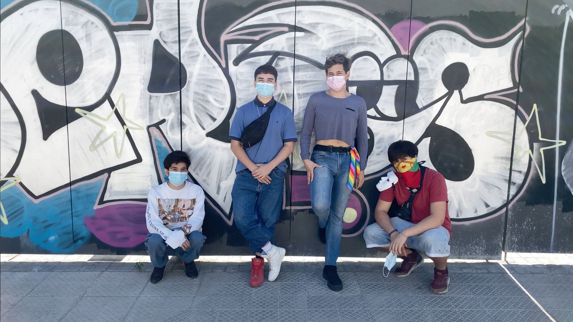 Respecto a esto, su directora Constanza Prieto comentó que “</span>esta canción es una muestra de cómo el arte nos ayuda a salir adelante frente a la adversidad, y su mensaje nos hace reflexionar de qué manera nosotros la enfrentamos. Creo que la fortaleza de estos jóvenes es un ejemplo a seguir</span>”.</span>