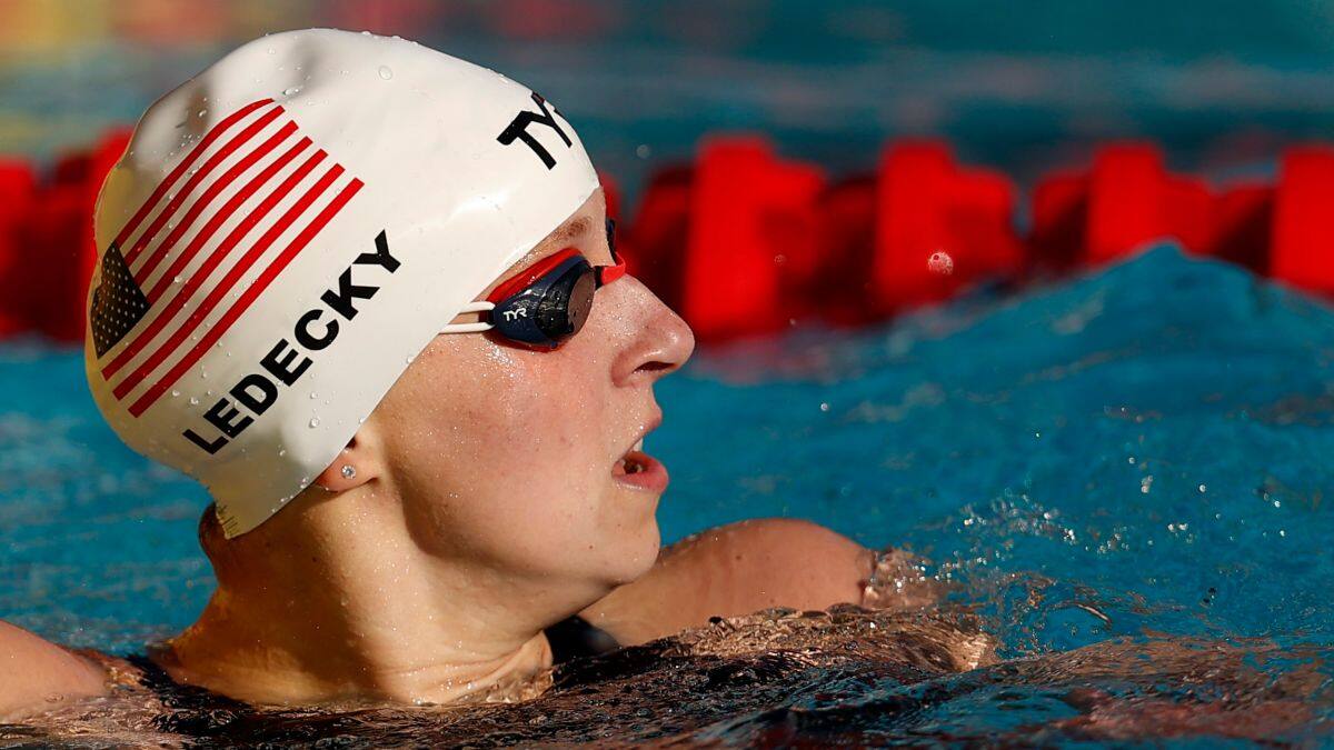 Katie Ledecky y su entrenamiento olímpico: Nadar con un vaso de leche de chocolate en la cabeza