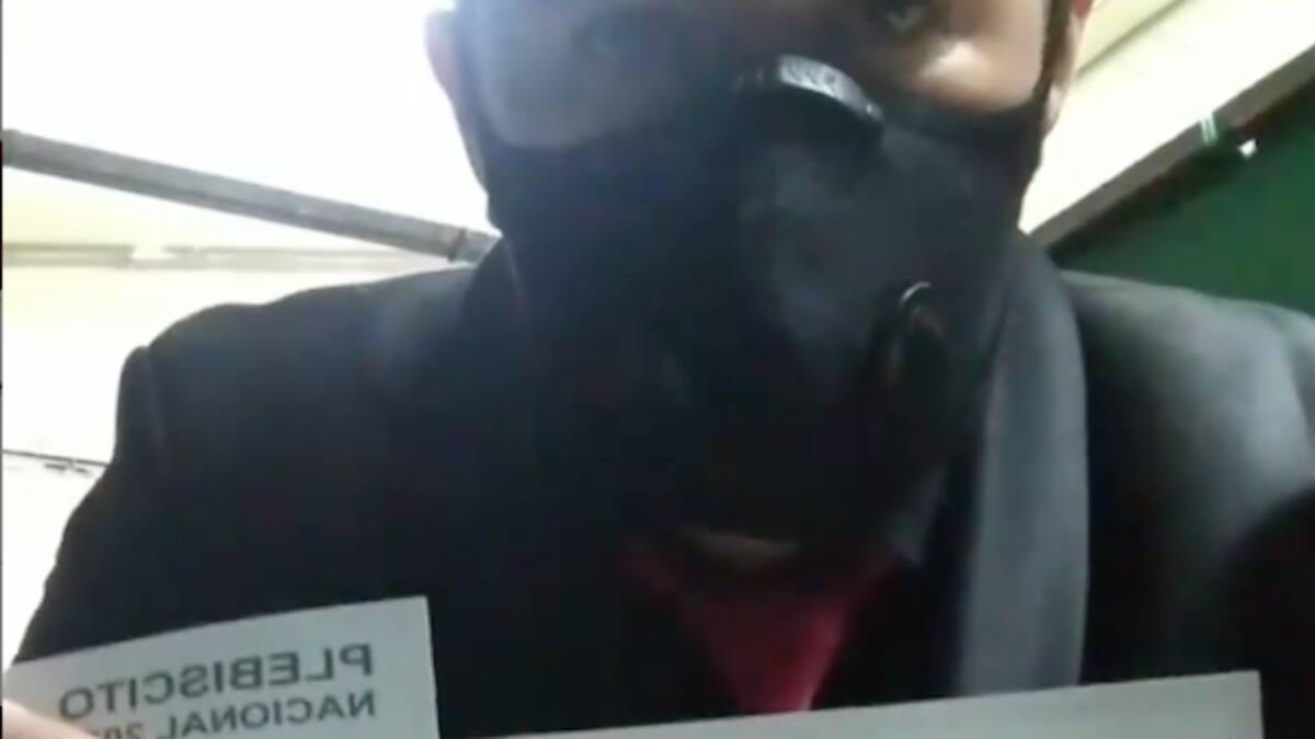 ¡Les dicen que no lo hagan! Junior Playboy sube video con su voto en el Plebisicito