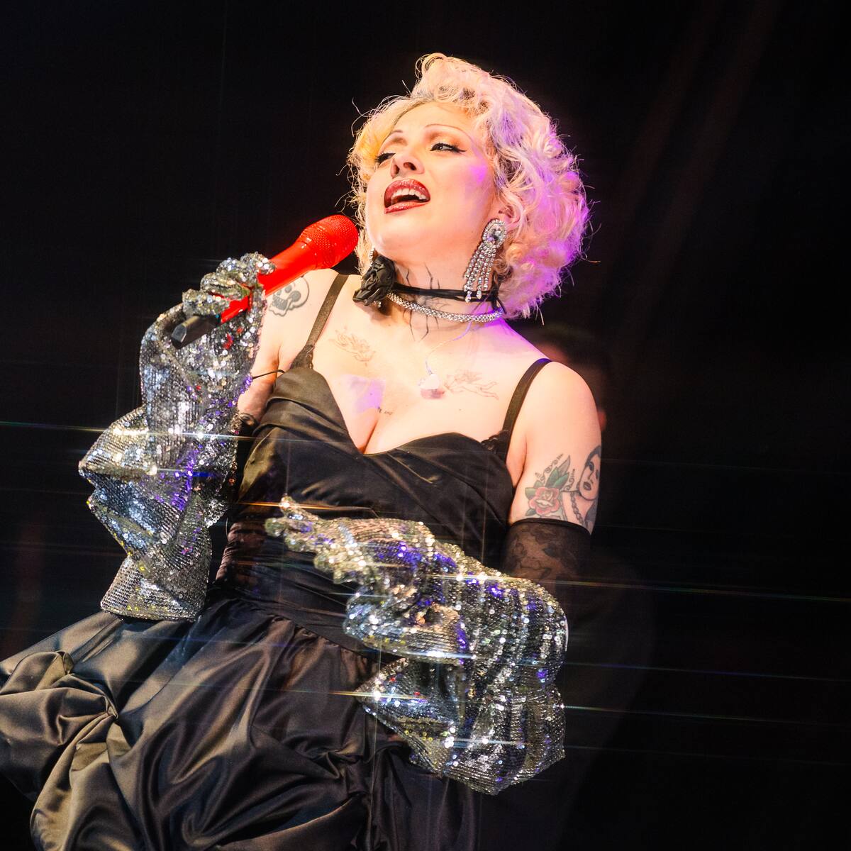 Y sigue sumando hitos: Mon Laferte anuncia su ambicioso "Femme Fatale Tour" por Norteamérica