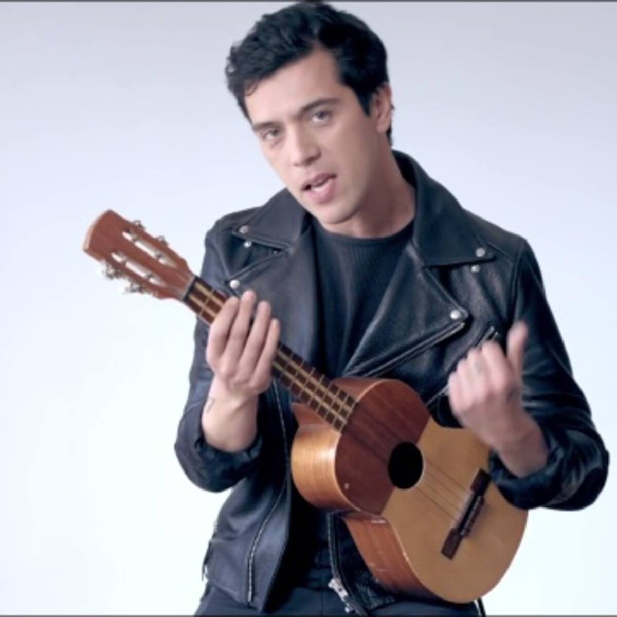 Gepe sale con actriz chilena 9 años mayor que él