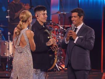 Duki conquista al monstruo de la Quinta Vergara y se lleva la Gaviota de Plata y Oro en el Festival de Viña 2025