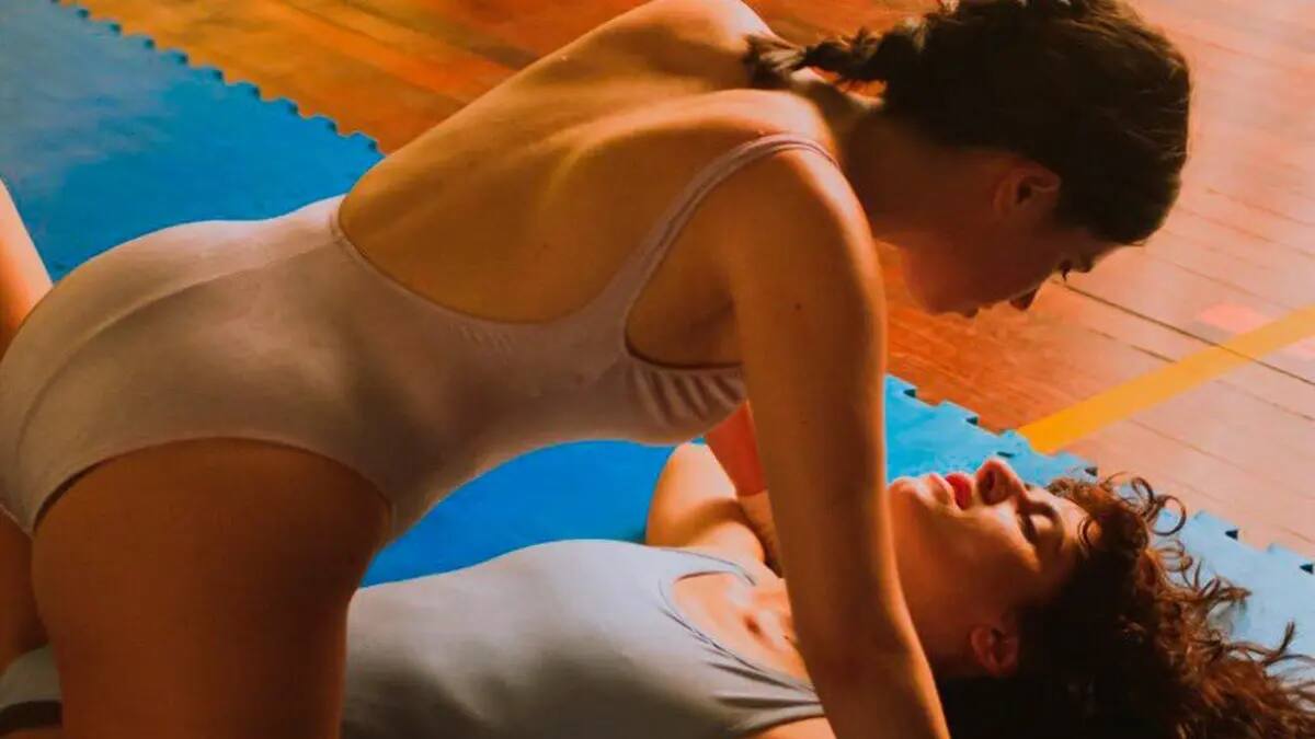 Javiera Mena protagoniza la fantasía de Marilina Bertoldi en «Amuleto»