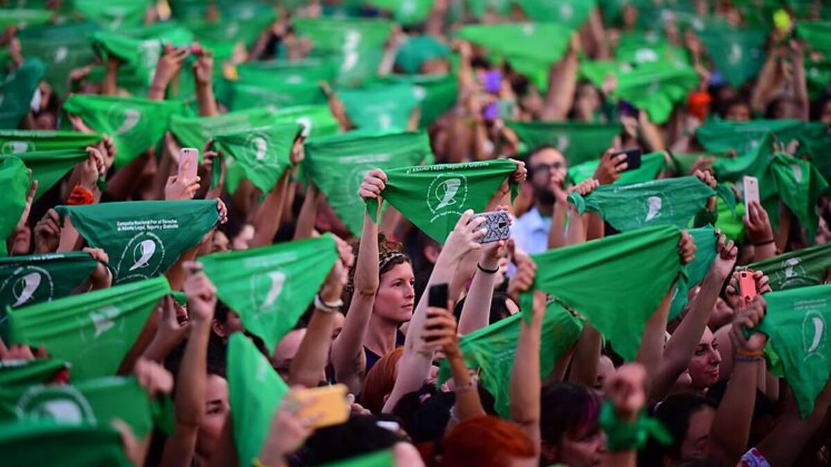 Diputados aprueban la legalización del aborto en Argentina y el proyecto pasa al Senado