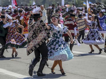 Estas son las 5 mejores cuecas para celebrar Fiestas Patrias, según la inteligencia artificial