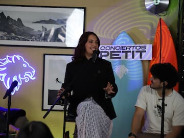 Augusta lleva sus emociones al formato de Conciertos Petit Edición Primavera en una presentación íntima, vulnerable y llena de preguntas