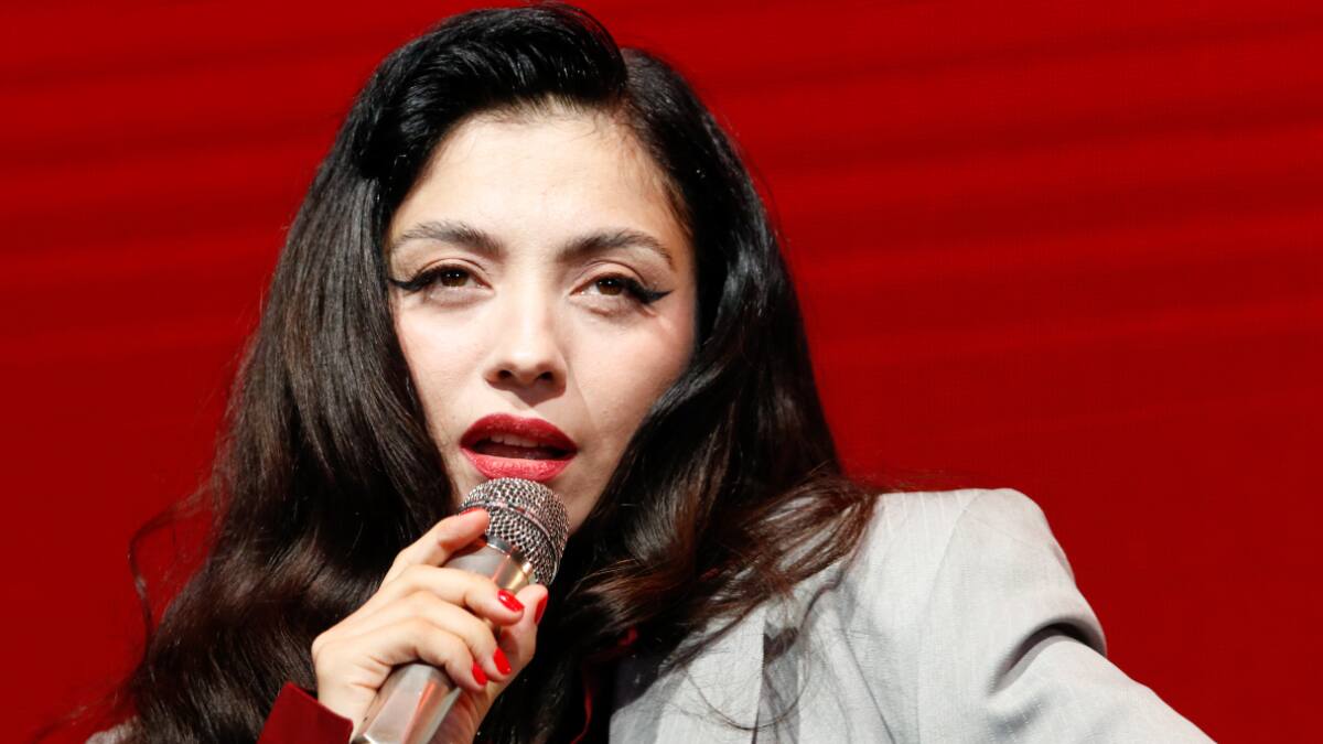 Mon Laferte da a conocer que aprueba la nueva Constitución