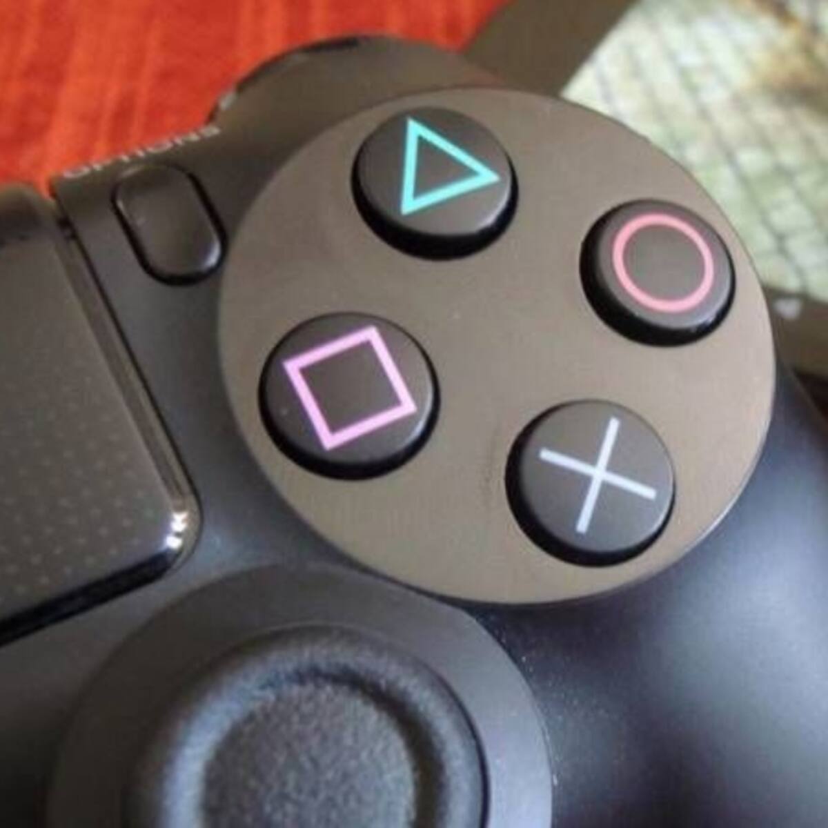 PlayStation patenta un mando para móviles con forma de Dualshock