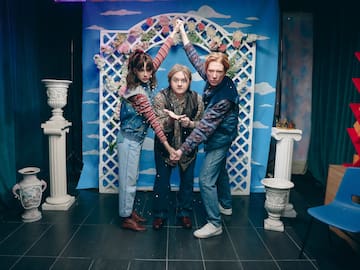 Sacado de una rom-com: Así es el nuevo videoclip de Taylor Swift, "Opalite"