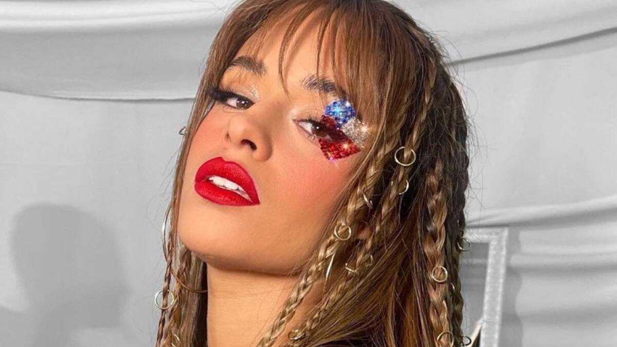 Camila Cabello en Chile: Se lució con maquillaje inspirado en la bandera chilena