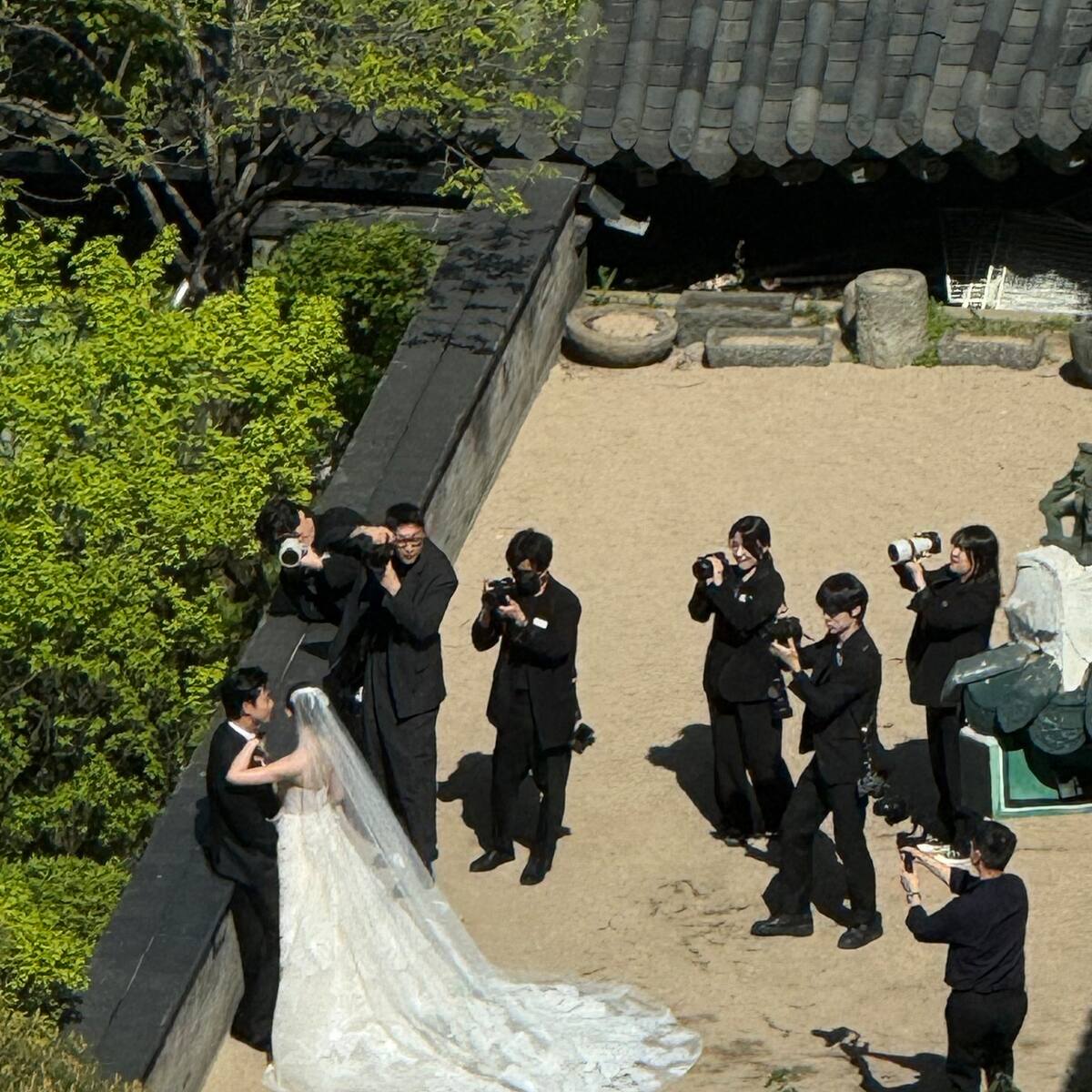 Después de 10 años de noviazgo: Connotado artista y estrella de k-dramas contrae matrimonio