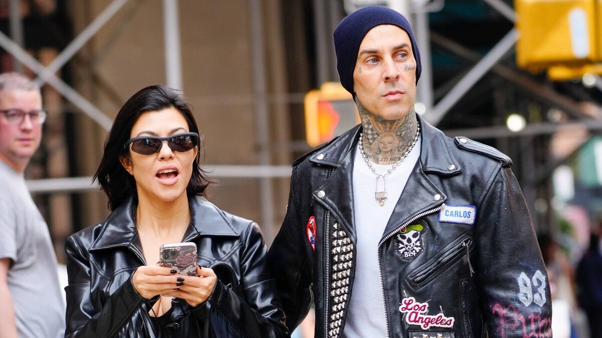 Kourtney Kardashian y Travis Barker se adelantan a Halloween con el disfraz más punk de todos