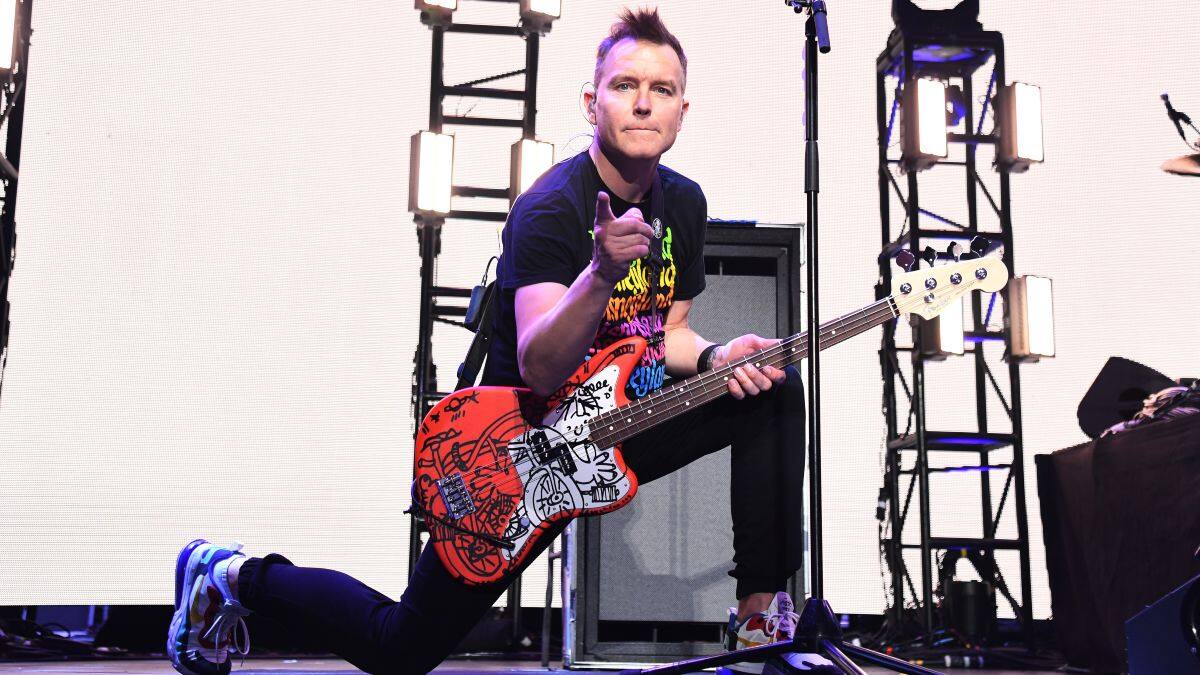 Vocalista de Blink-182 habría terminado exitosamente su tratamiento contra el cáncer