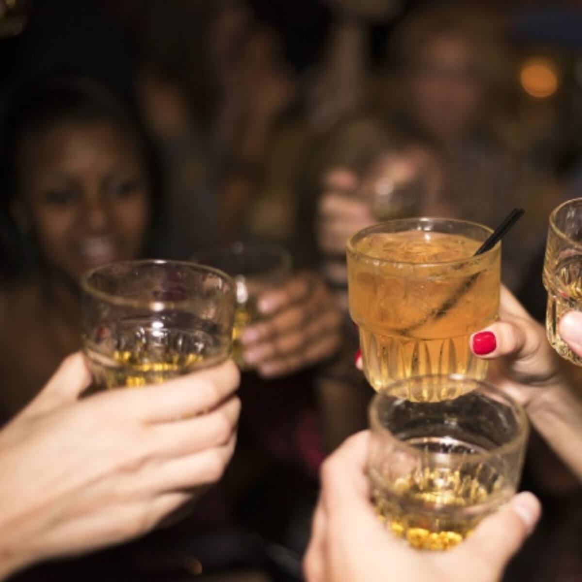 ¿Qué tan felices nos hace el alcohol?