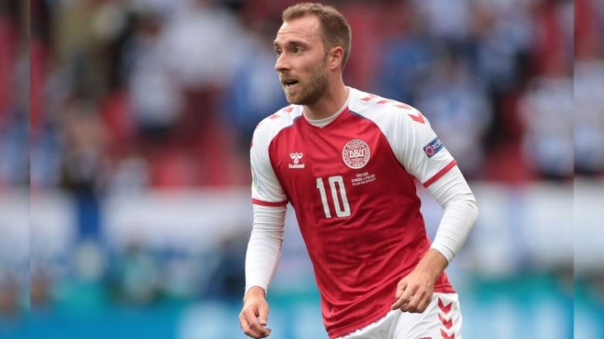Christian Eriksen da señales tras su colapso sufrido en un partido de fútbol
