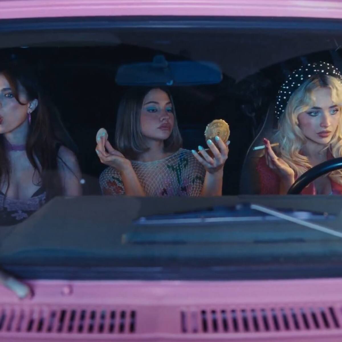 Sabrina Carpenter apuesta por expandir su universo creativo con el videoclip de "House Tour"