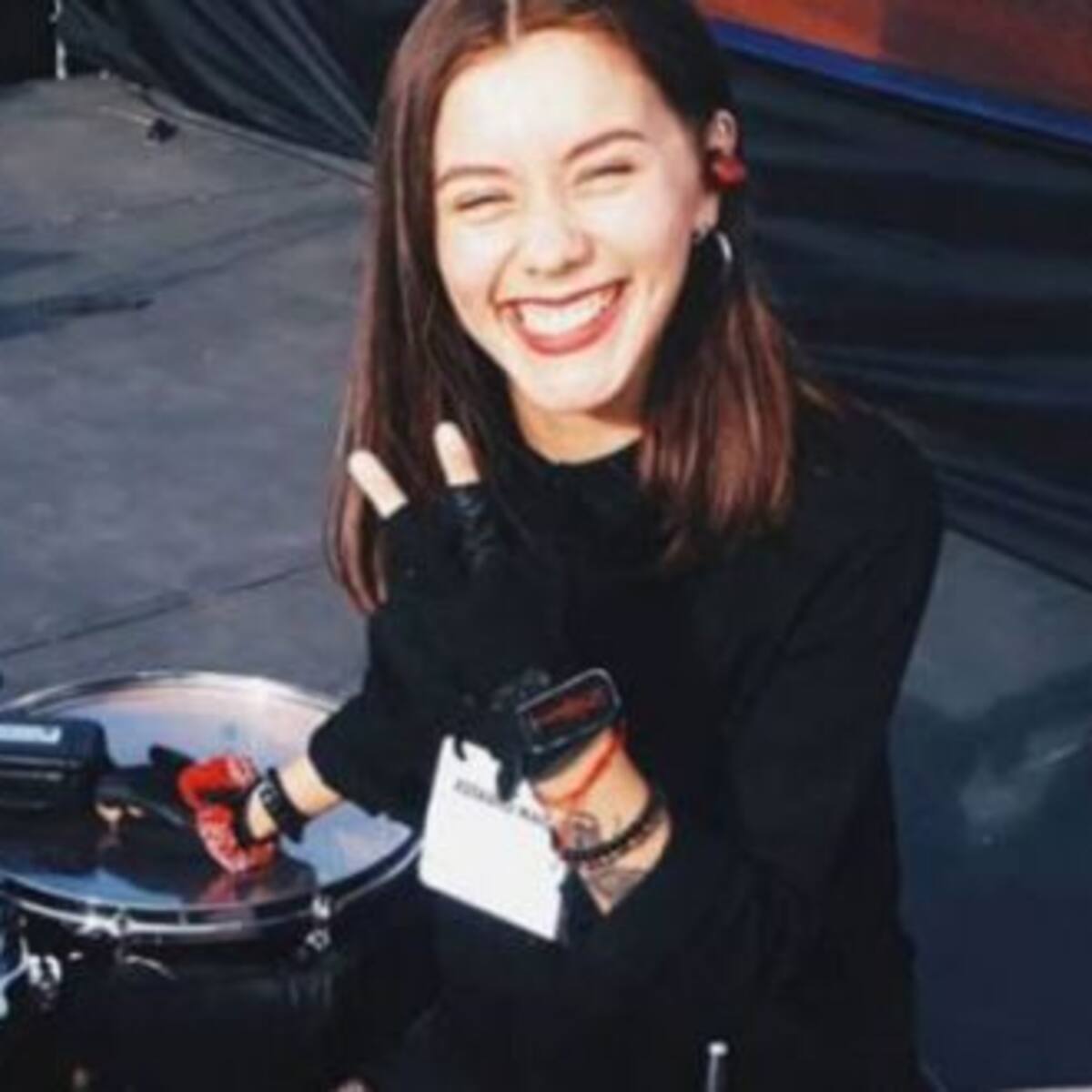 Conoce a Javiera Farías, la primera baterista mujer en la Orquesta de Viña del Mar