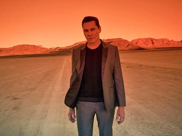Tiësto abre paso a una nueva era con el eufórico himno dance "Bring Me To Life"