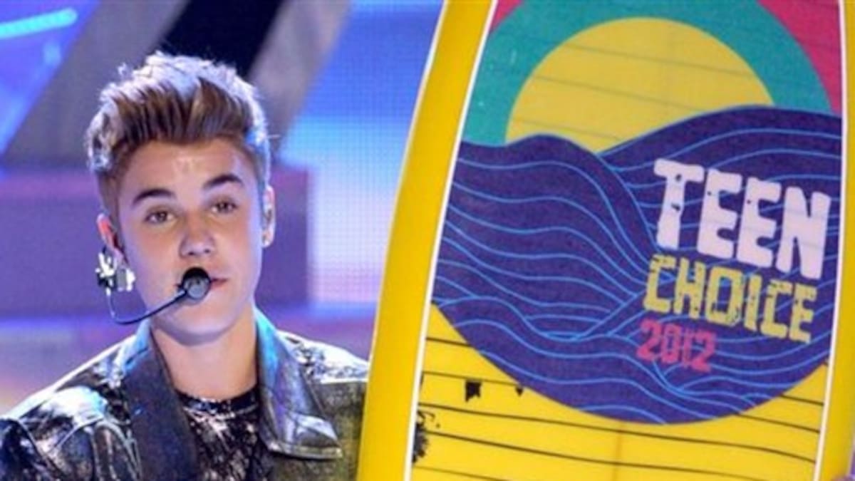 ¡JUSTIN BIEBER Y TAYLOR SWIFT GANAN EN LOS TEEN CHOICE AWARDS!
