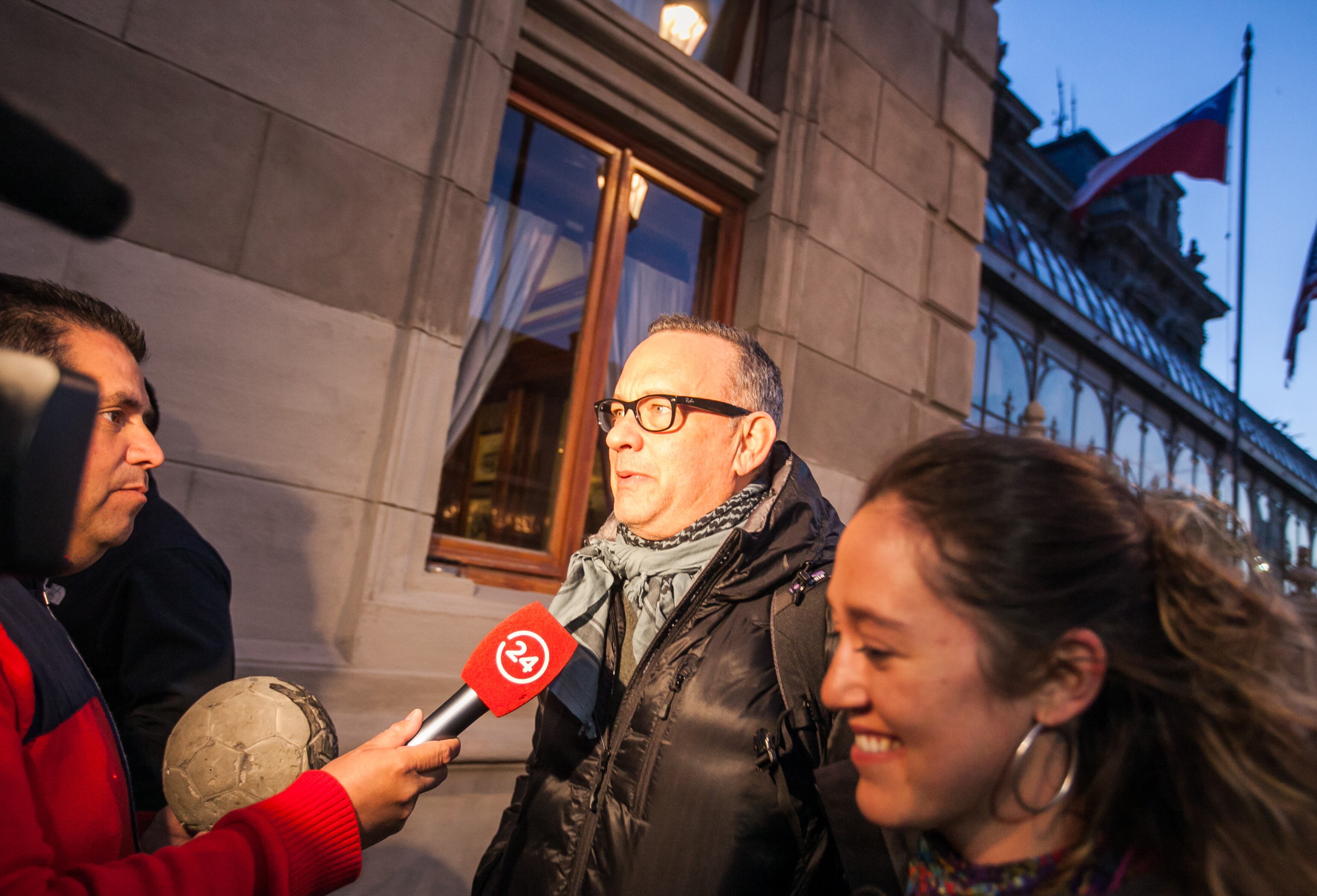 22 de Enero de 2016/PUNTA ARENAS
El actor norteamericano, Tom Hanks, camina por la calle Gobernador Carlos Bories de Punta Arenas durante su estadía en la ciudad para luego viajar a la Antartica según informo la prensa local
FOTO:ANDRES POBLETE/AGENCIAUNO