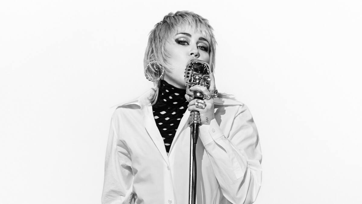 Miley Cyrus da concierto en 8D y presenta su propia versión del clásico single «Midas Touch»