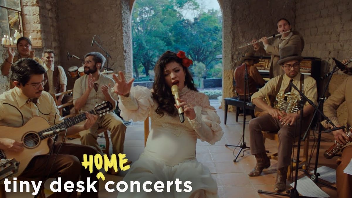 ¡Con vestido de novia! Mon Laferte se luce nuevamente en Tiny Desk Concerts