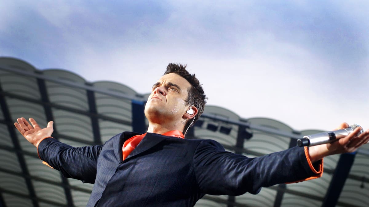 A casi 20 años de su debut en Chile: Cuando Robbie Williams conquistó el Estadio Nacional en 2006