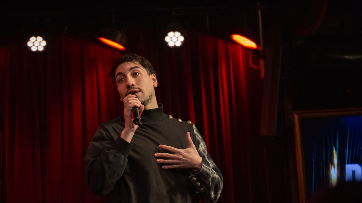 Sin filtros y con ganas de decirlo todo: Diego Urrutia presenta “Detonado”